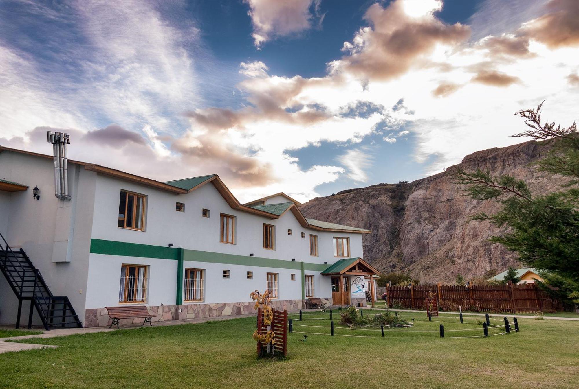 Hostel Pioneros Del Valle El Chalten Εξωτερικό φωτογραφία