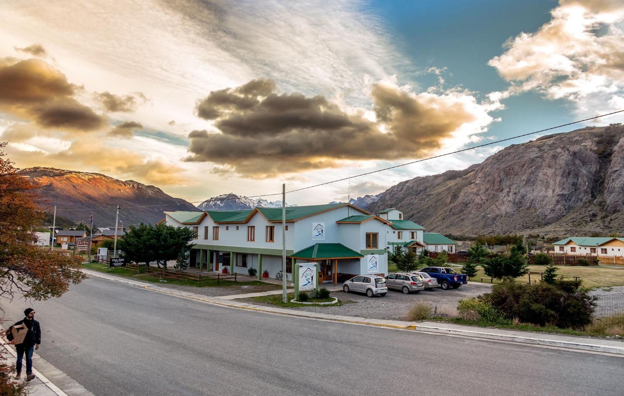 Hostel Pioneros Del Valle El Chalten Εξωτερικό φωτογραφία